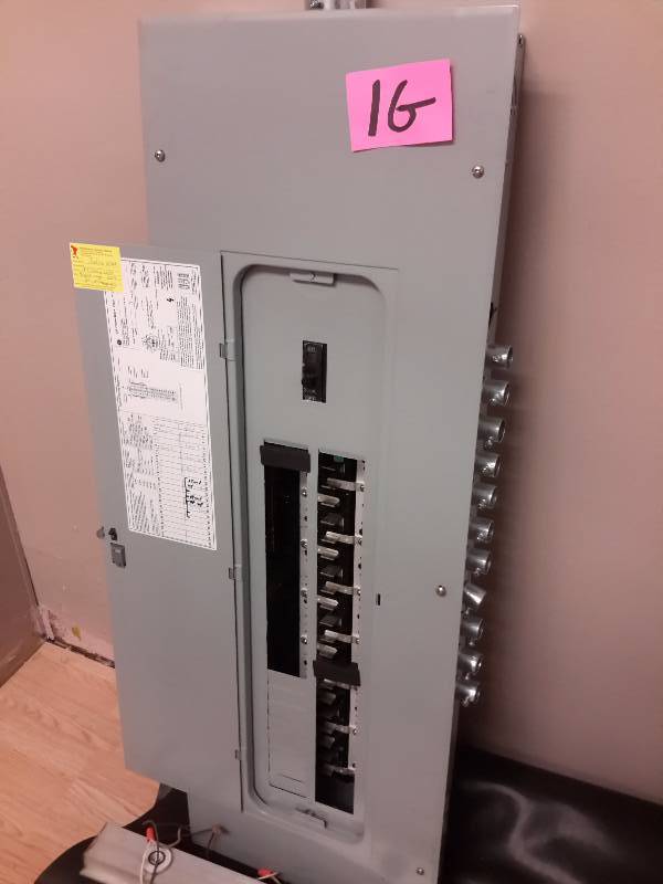 lot 1G image: GE PowerMark Plus, Indoor Circuit Breaker Enclosure