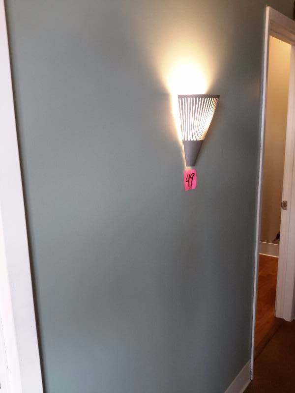 lot 49B image: 3 metal screened wall sconce lights.. 8 in w x 10 in h.. You must remove yourself.. Easy removal.
