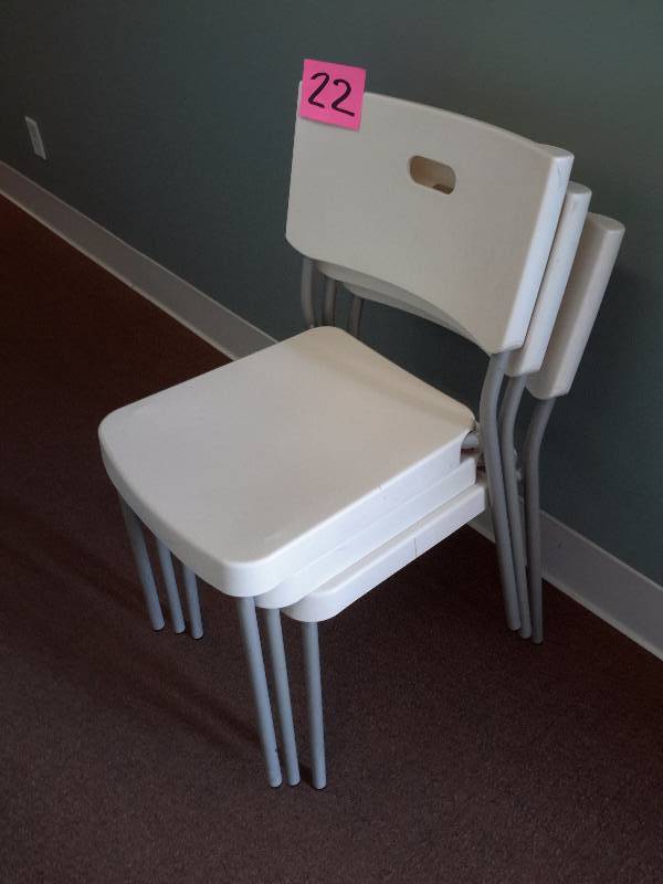 lot 22 image: 3, Metal and Plastic seat chairs.. Stackable