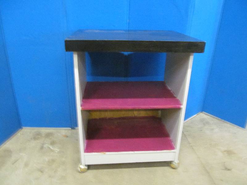 lot 3 image: utility cart