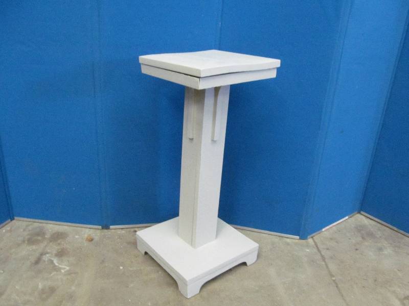 lot 6 image: plant stand