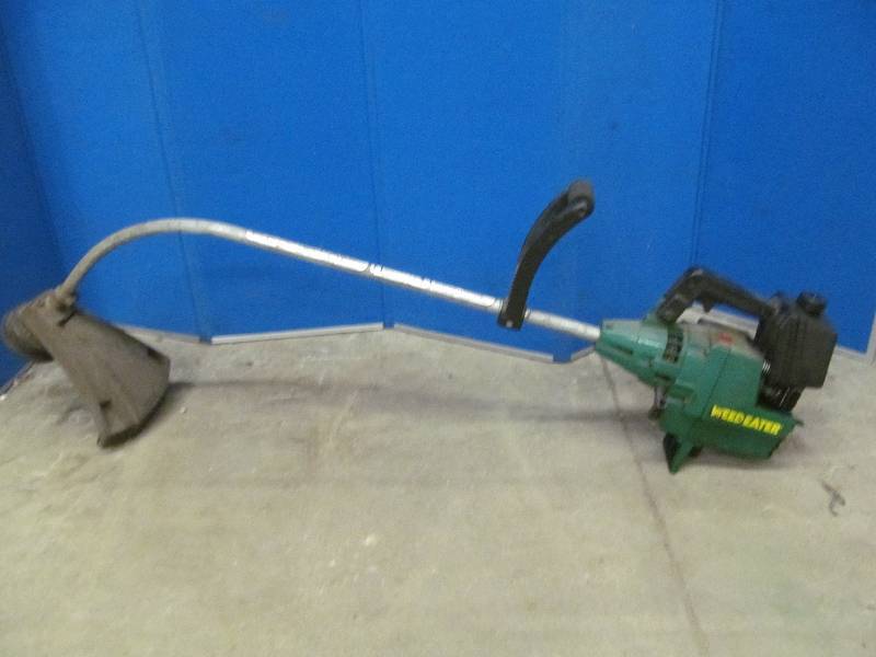lot 18 image: Weed eater