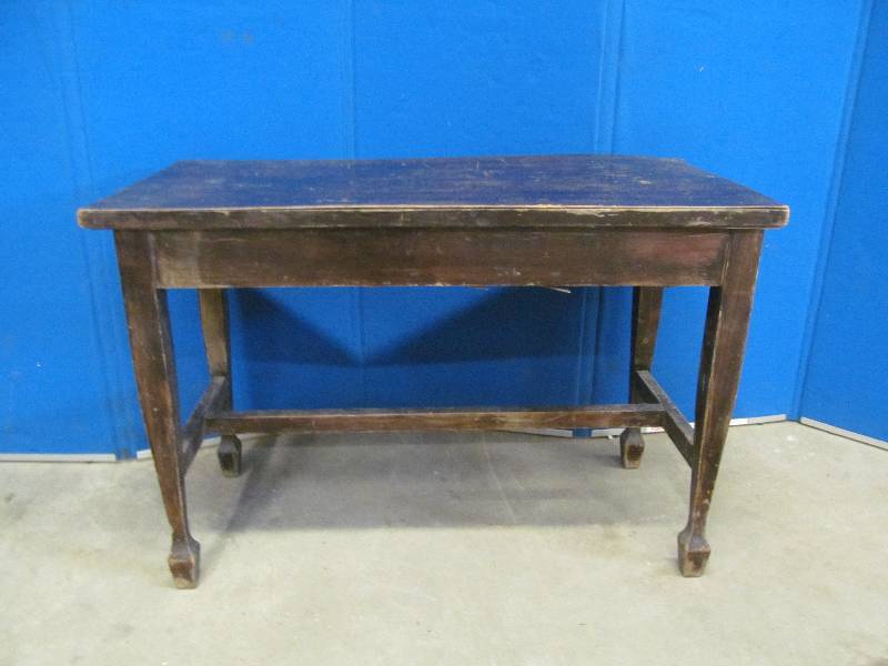 lot 20 image: vintage piano bench