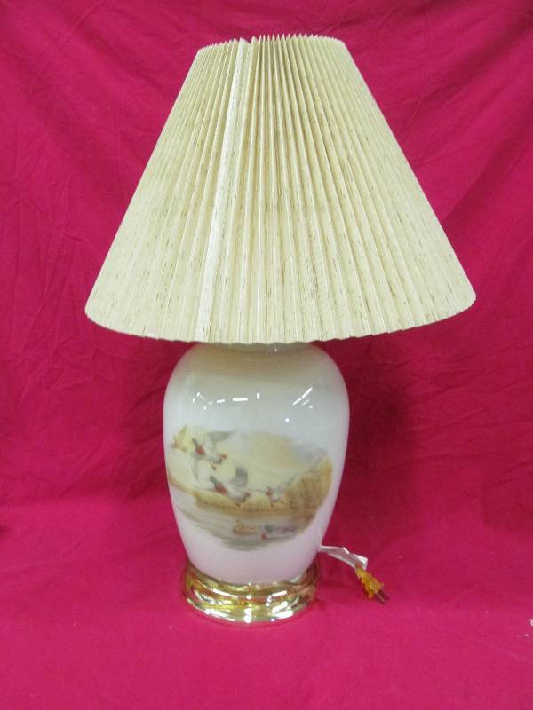 lot 38 image: lamp
