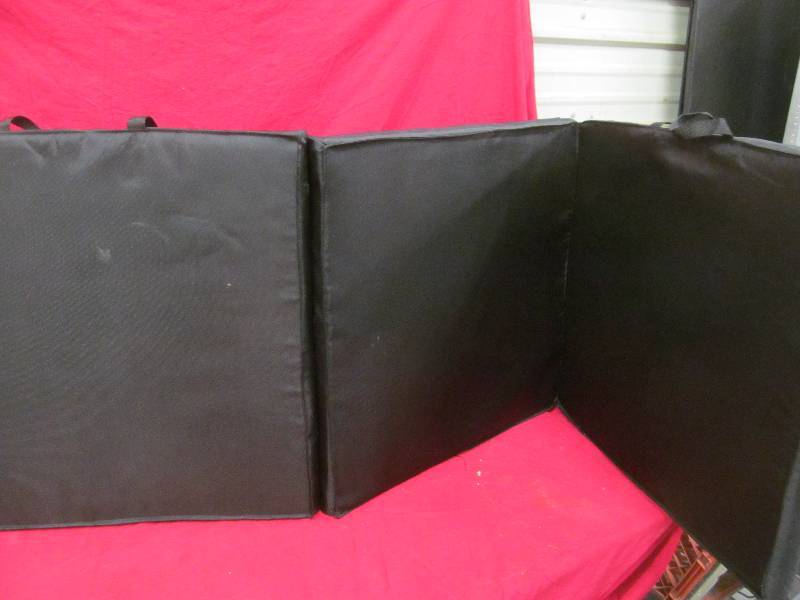 lot 40 image: exercise mats