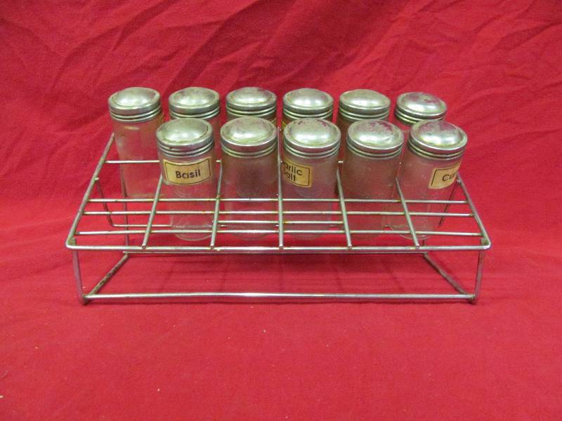 lot 70 image: vintage spice rack