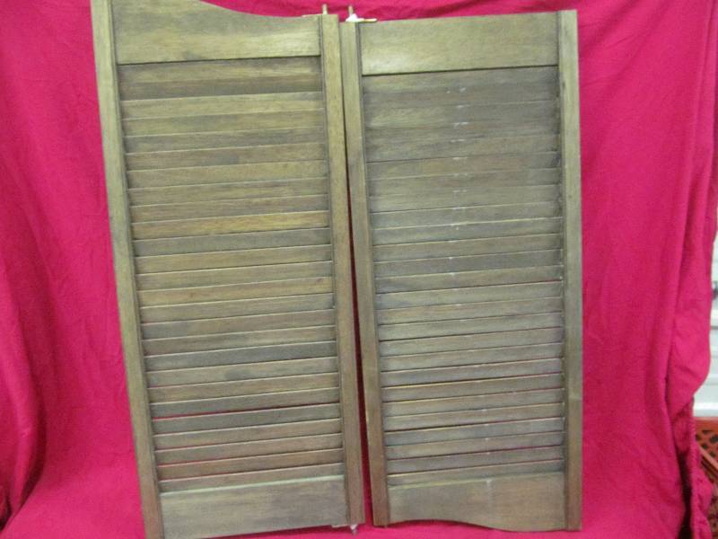 lot 76 image: shutter doors