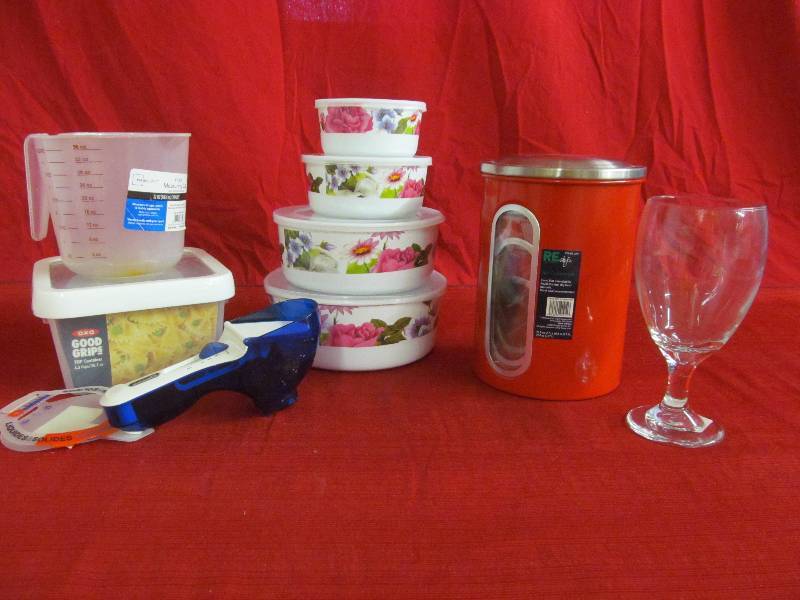 lot 100 image: dishes