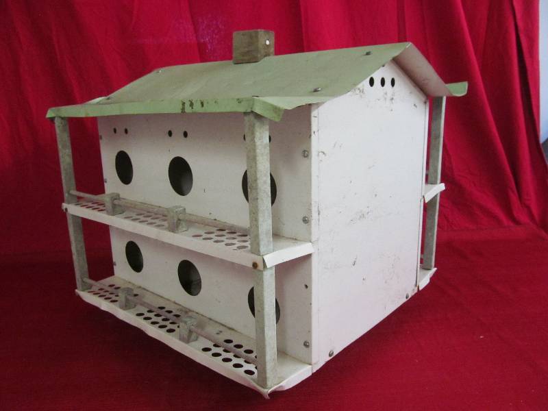 lot 159 image: bird house