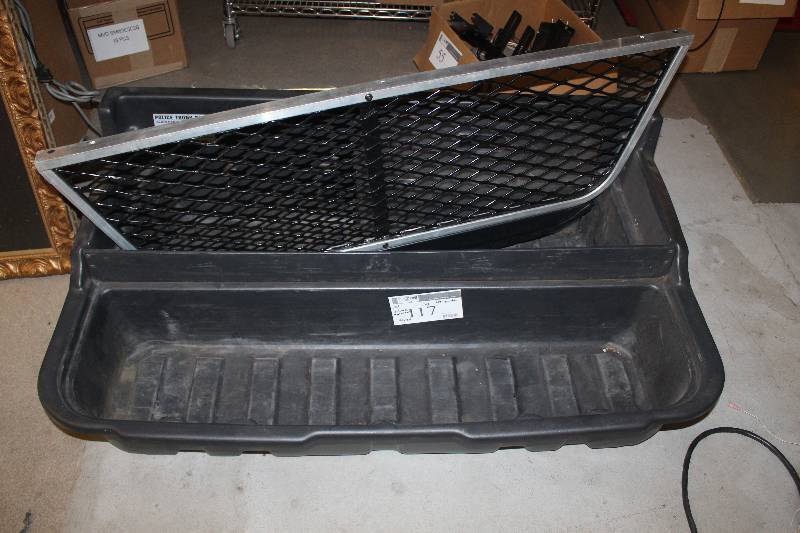 Lot of (2) Police Trunk Packs 46x29 (2) Cages 49 Wide