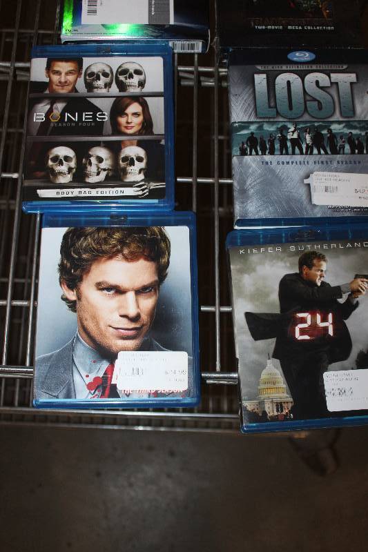 Lot of (4) Blu-ray Disc Including Dexter Season 3 Bones Season 4 24 Season 7 Lost Season 1