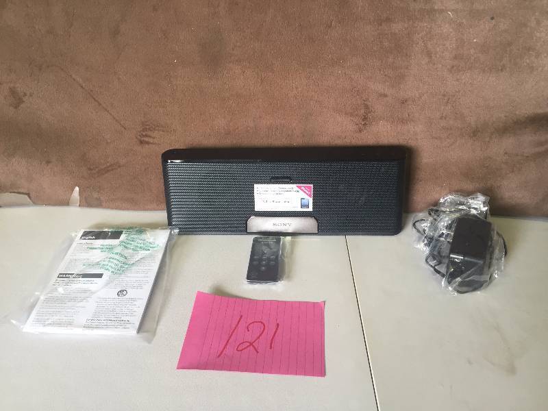 lot 121 image: Sony RDPT50IPN Lightning iPadiPhoneiPod Portable Speaker