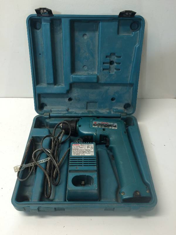 lot 7 image: Makita Cordless Drill