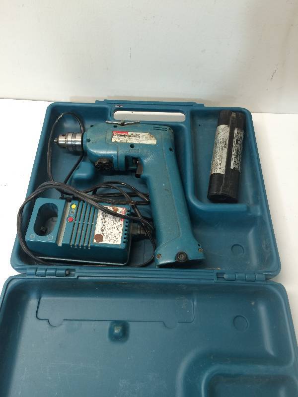 lot 10 image: Makita Cordless Drill 2