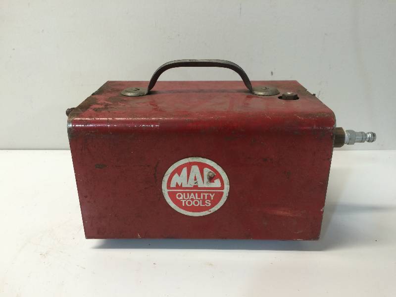 lot 20 image: Mac Tools Vacuum Pump