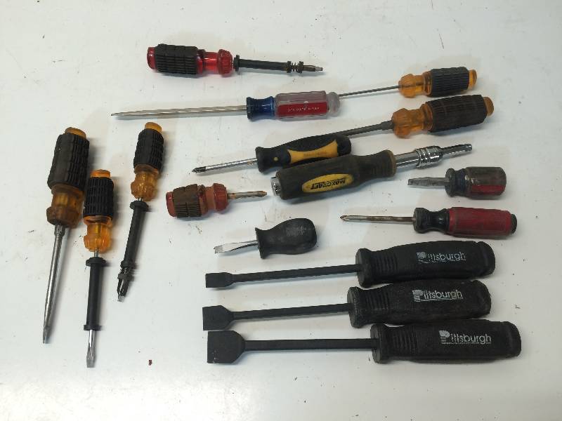 lot 44 image: Screwdrivers And Chisels