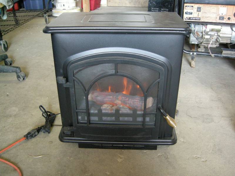 lot 17 image: Electric Fireplace Heater