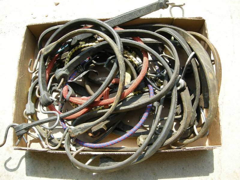 lot 33 image: Bungees