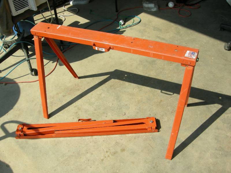 lot 39 image: Portable Folding Saw Horse Set