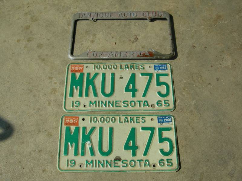 lot 41 image: Vintage 1965 License Plates