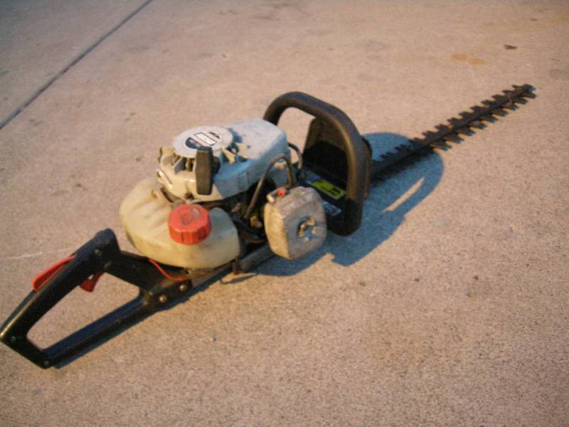 lot 23 image: Echo 150 Gas Hedge Trimmer