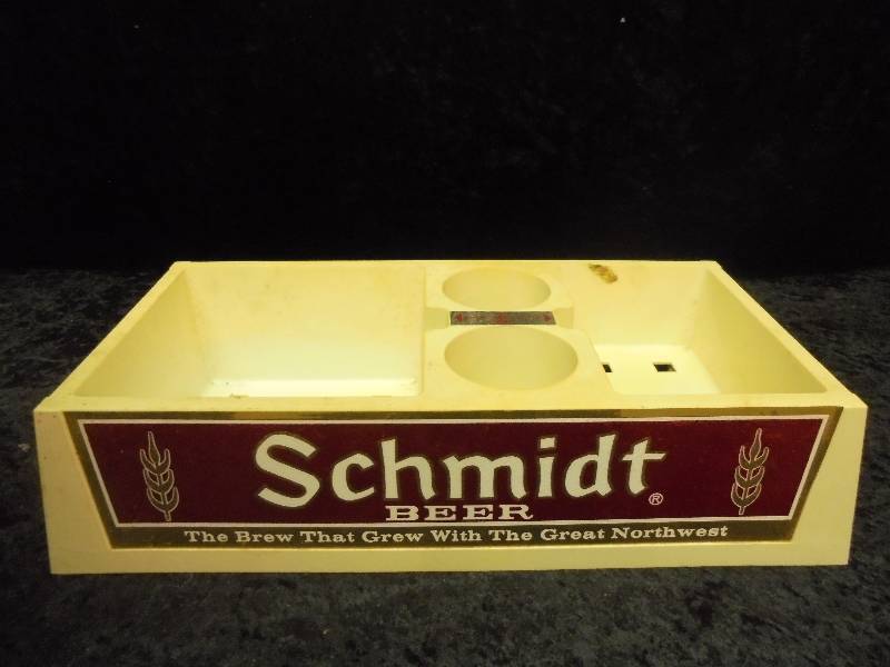 lot 15 image: Schmidt Beer Napkin Bar Caddy