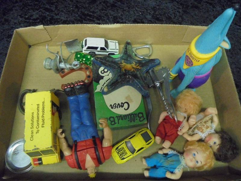 lot 34 image: Lot - Misc Toys