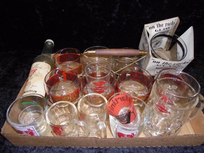 lot 42 image: Lot - Misc Beer Glasses, Etc