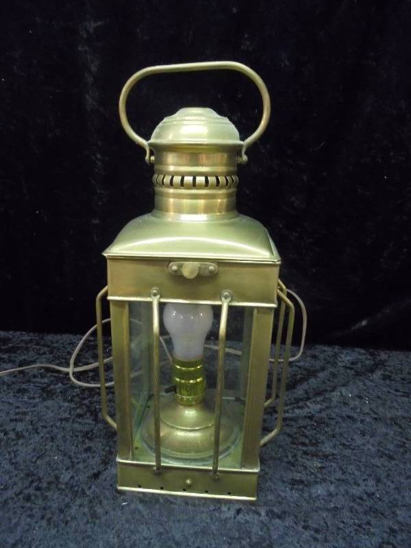 lot 46 image: Brass Hanging Lantern Light
