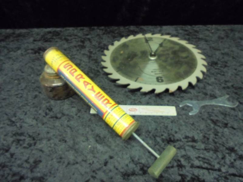 lot 58 image: Lot - Blue Grass Blade Clock, Coast to Coast Sprayer