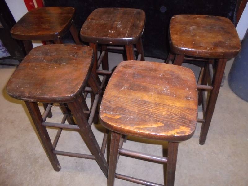 lot 69 image: Lot - 5 Wood Bar Stools