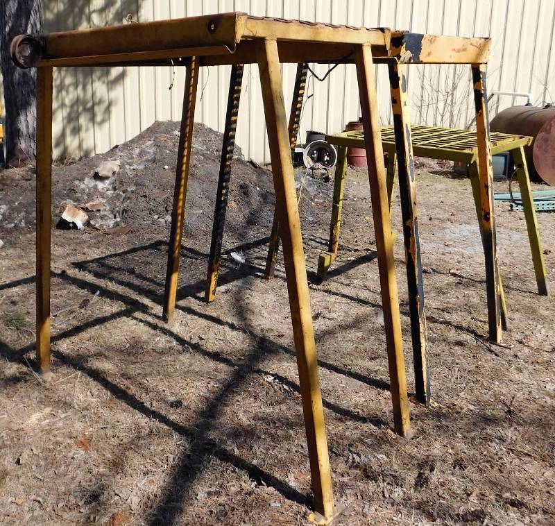 lot 17 image: 3 Overhead Guards