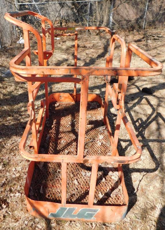 lot 18 image: Arial Platform Basket