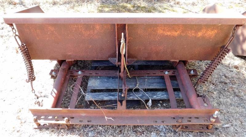 lot 20 image: 72 Forklift Bucket