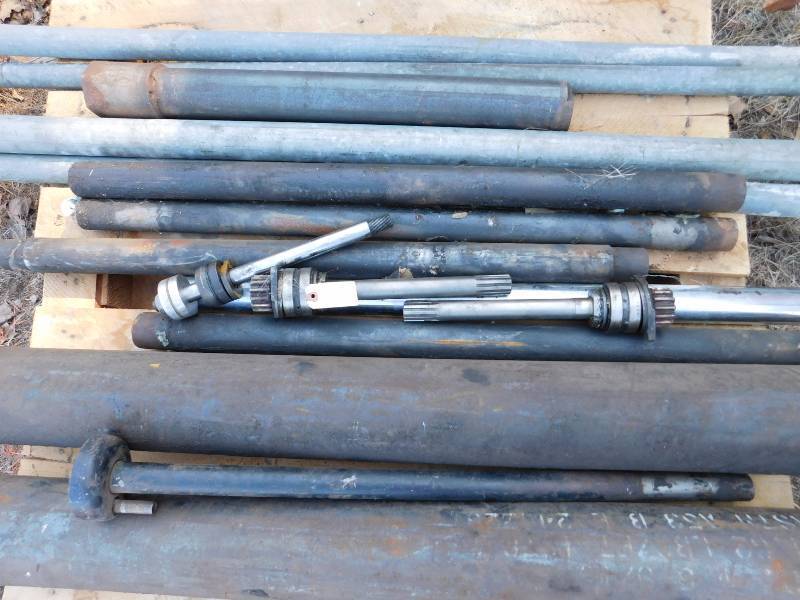 lot 24 image: Pallet of Misc Round Pipe & Shafts