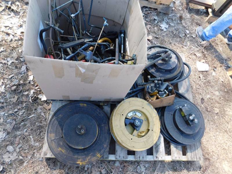 lot 33 image: Hydraulic Hose, Reels & Fuel Lines