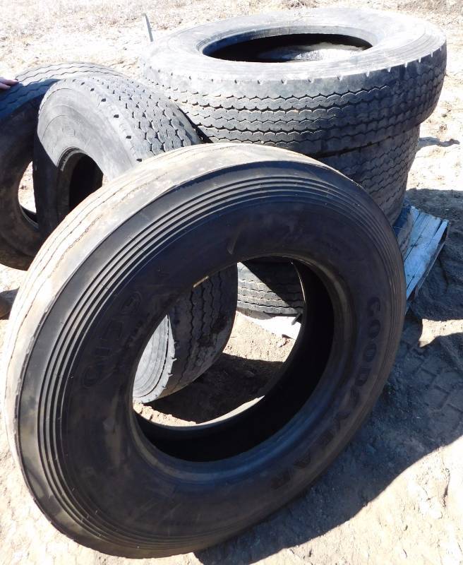 lot 44 image: Misc Lot of Tires
