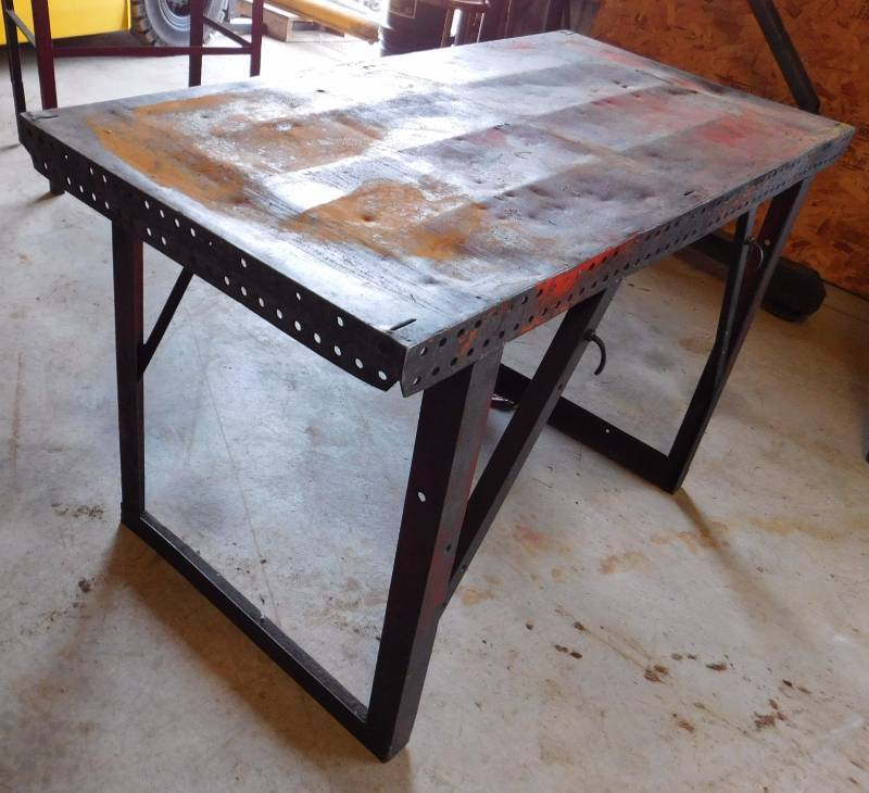 lot 49 image: Welding Table