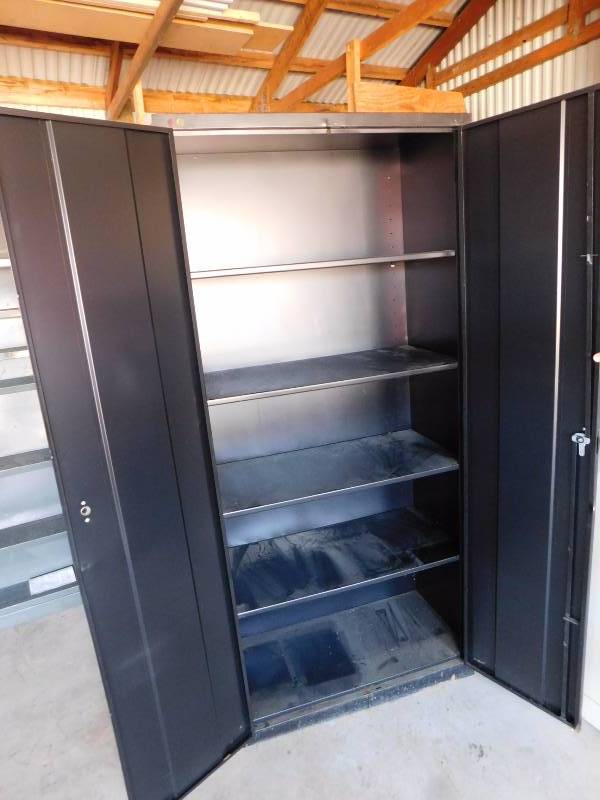 lot 55 image: Metal Shelving Cabinet