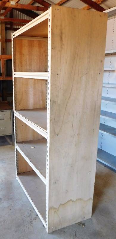 lot 61 image: Shelving Unit