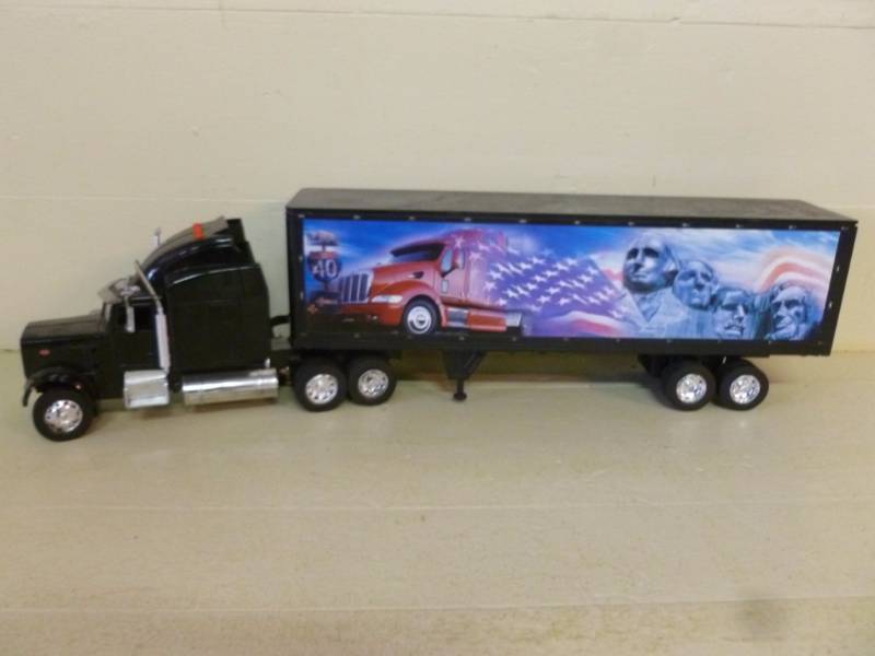 lot 8 image: Toy Semi Truck