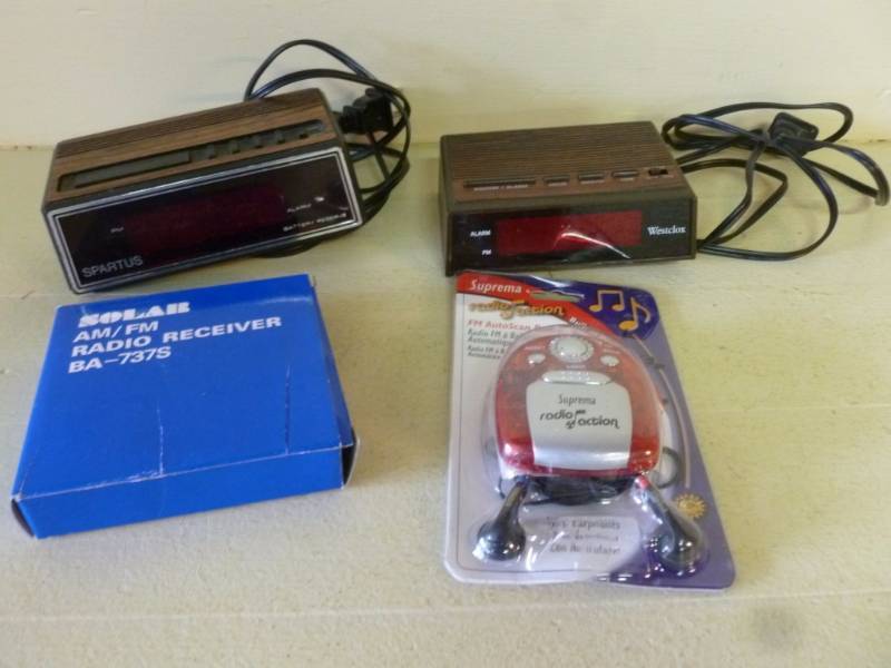 lot 23 image: Alarm Clock