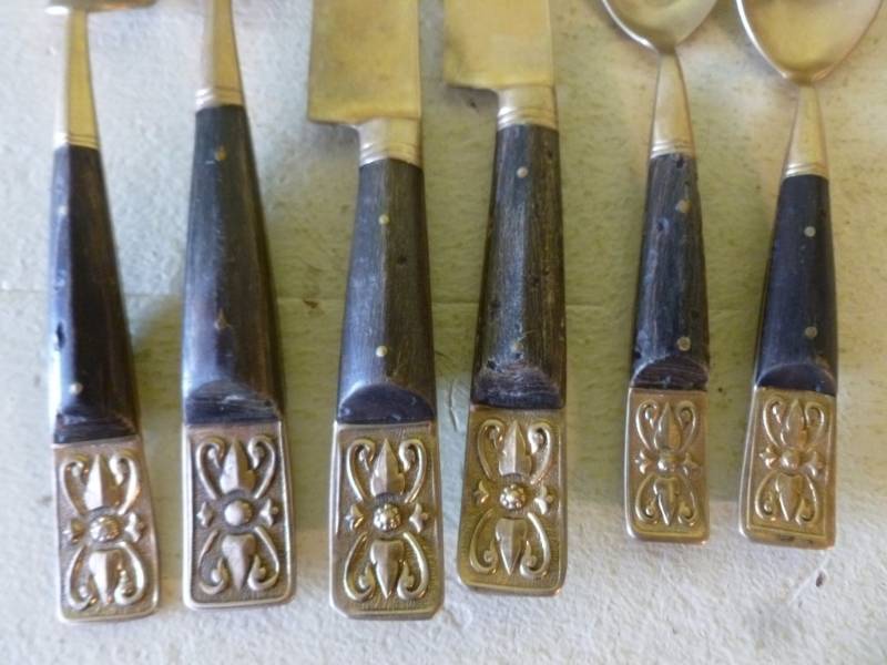 lot 24 image: Vintage Flatware
