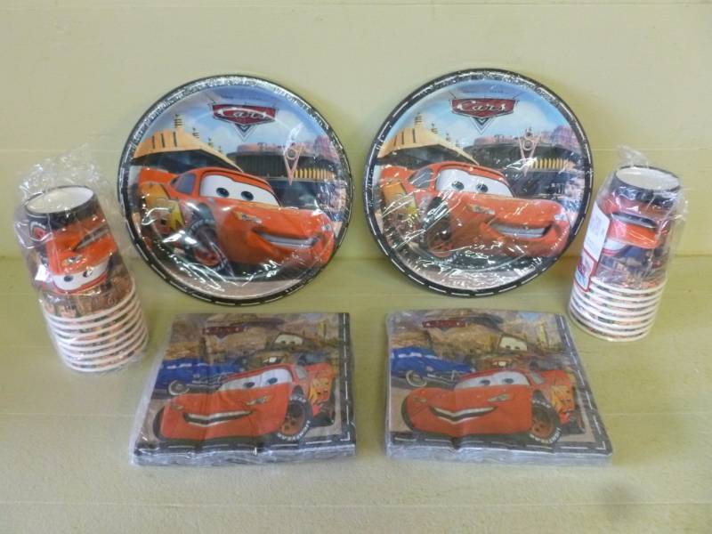 lot 54 image: Disney Pixar Picnic Items