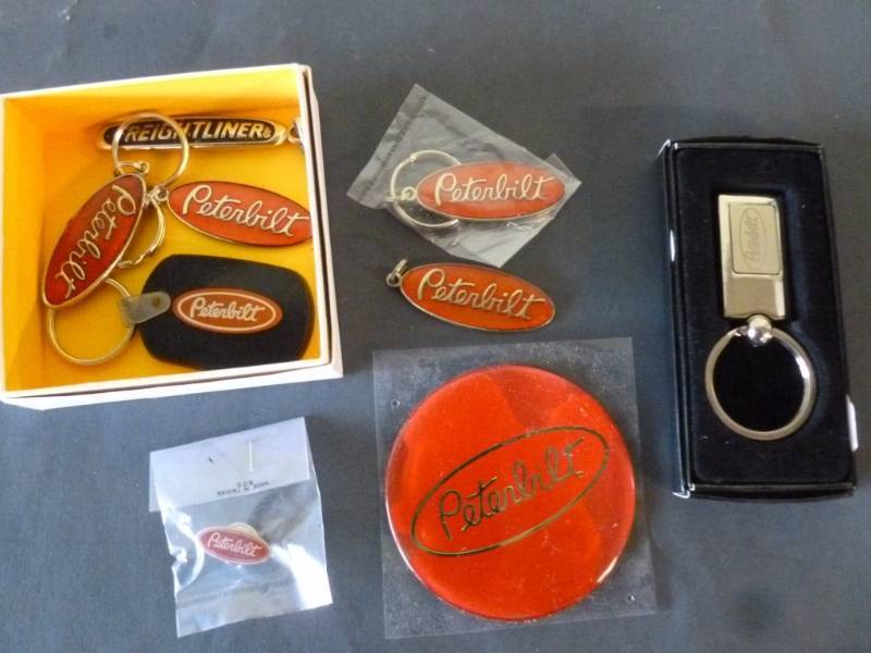 lot 57 image: Peterbilt Items