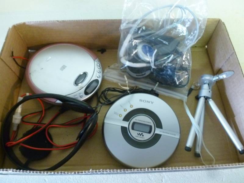 lot 85 image: Audio Earphones