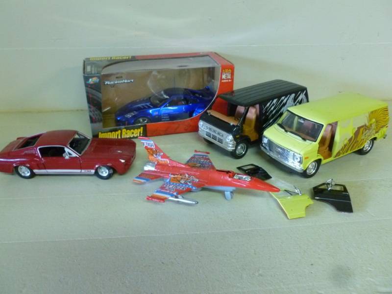 lot 117 image: Die Cast Metal Trucks