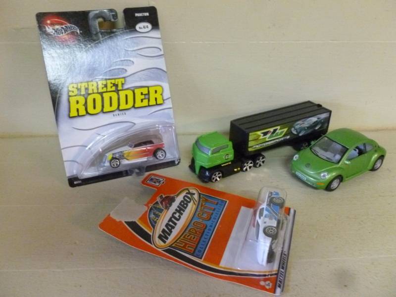 lot 120 image: Hot Wheels