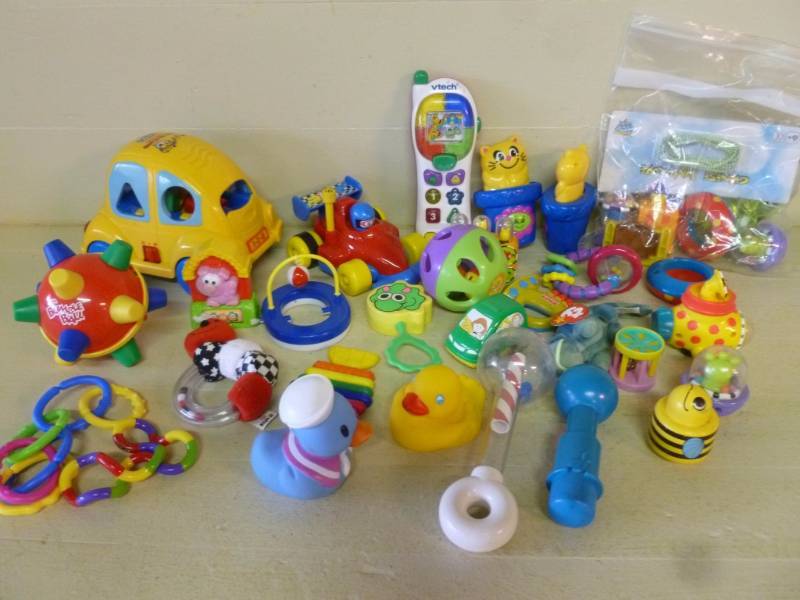 lot 124 image: Toddler Toys