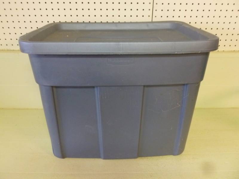lot 130 image: Storage Tote